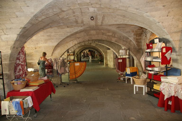 u-uzes-768x512